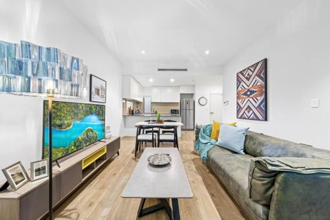 Rooftop 2 Bed Apt With Terrace At Newtown MHS - Newcastle Accommodation 0