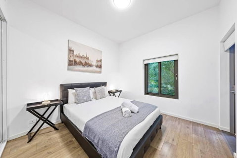 Rooftop 2 Bed Apt With Terrace At Newtown MHS - Newcastle Accommodation 1