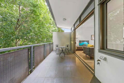 Rooftop 2 Bed Apt With Terrace At Newtown - Newcastle Accommodation 3
