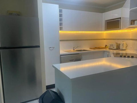 ROOFTOP APARTMENT AT MARINA TERRACES - Newcastle Accommodation 2