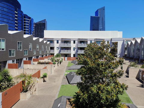 Room With King-size Bed Close To Melbourne CBD & Southern Cross Station - New Castle Tourism 3