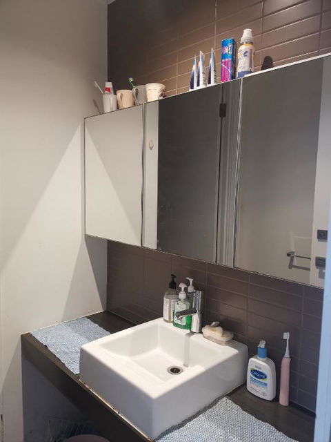 Room With King-size Bed Close To Melbourne CBD & Southern Cross Station - New Castle Tourism 2