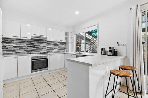 Rosella Rise! - Newcastle Accommodation 1