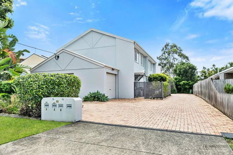 Rosella Rise! - Newcastle Accommodation 2