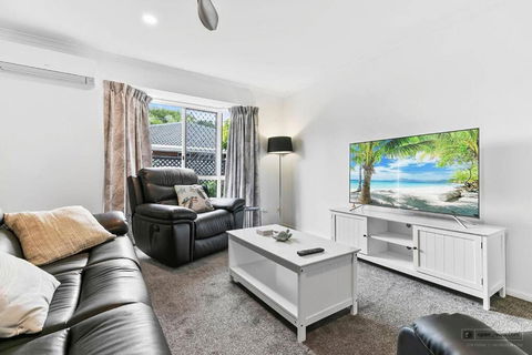 Rosella Rise! - Newcastle Accommodation 3