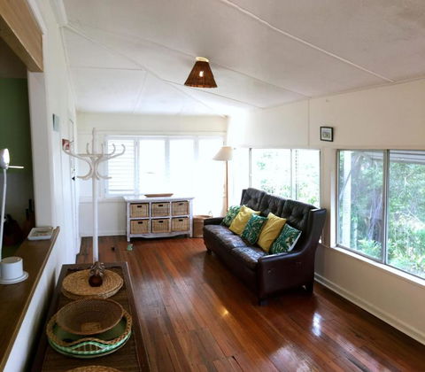 Rosemaree, 24 East Street - Newcastle Accommodation 1