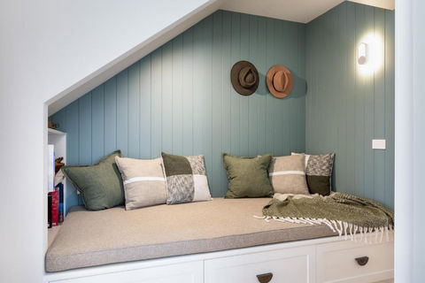 Rosewood Retreat New Luxury Home - Newcastle Accommodation 3