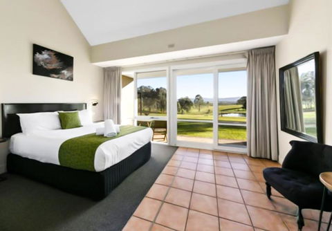 Rothbury Downs - Newcastle Accommodation 0