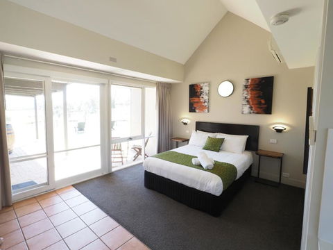 Rothbury Downs - Newcastle Accommodation 2