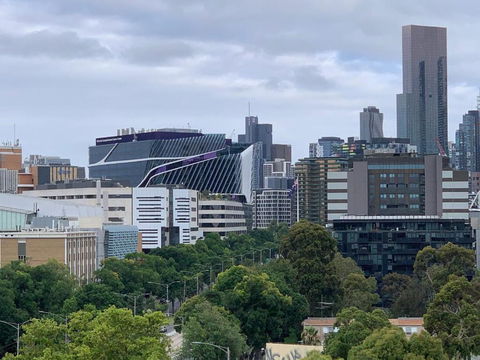 Royal Lodge - A Luxury Lifestyle - Newcastle Accommodation 0