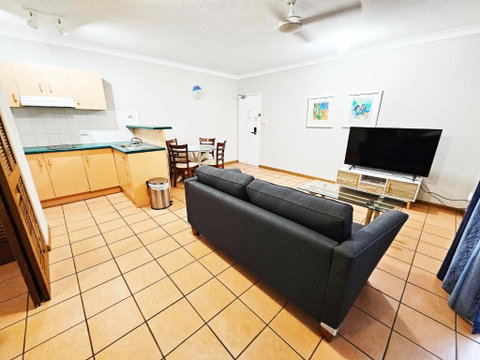 Royal Palm Villas - Newcastle Accommodation 0