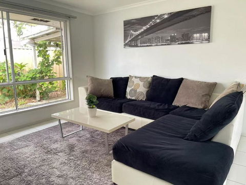 Runaway Bay Family Haven With 4beds - New Castle Tourism 0