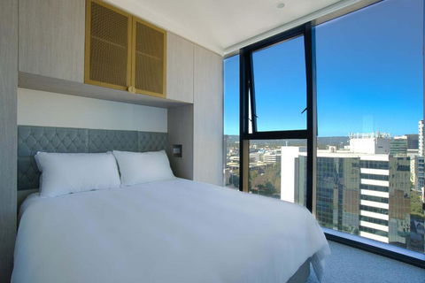 Rundle Retreat - 2BR Apartment With Stunning Views - Newcastle Accommodation 0