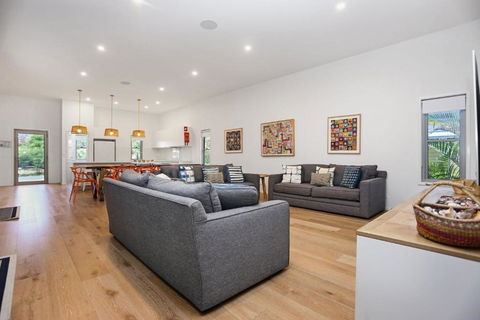 Russell Street Retreat - Newcastle Accommodation 0