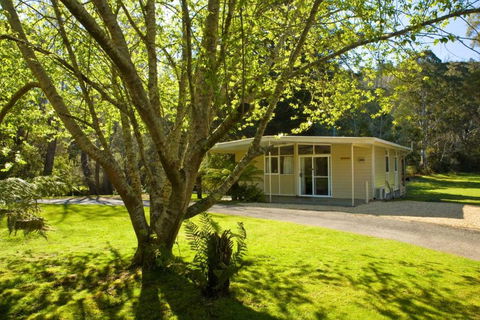Russell Falls Holiday Cottages - New Castle Tourism 0
