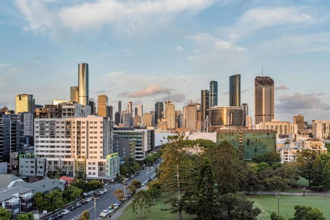 Russell St. Retreat Near Brisbane Convention Centre - Newcastle Accommodation 1