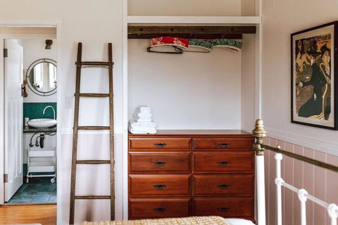S U N S E T S H A C K Binalong - Newcastle Accommodation 2