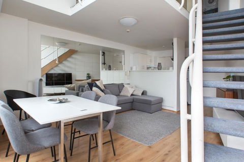 S203S - The Loft By Darling Harbour - Newcastle Accommodation 1