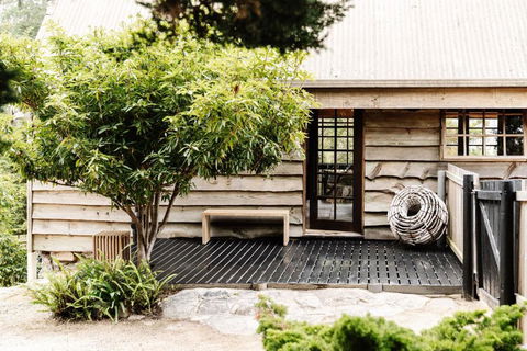 SABI Award Winning Designer Cabin - Newcastle Accommodation 3