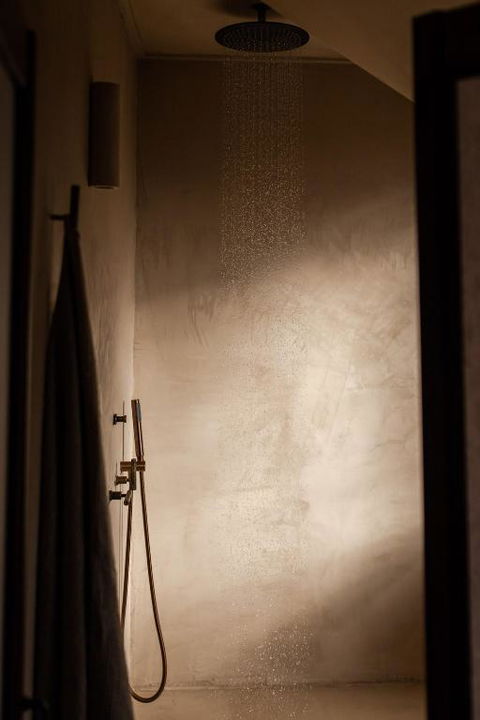SABI Award Winning Designer Cabin - Newcastle Accommodation 1