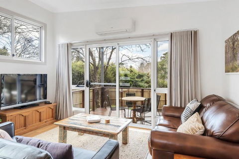 Sahaja Cottage Wentworth Falls - New Castle Tourism 3