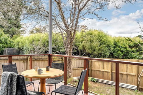 Sahaja Cottage Wentworth Falls - New Castle Tourism 0