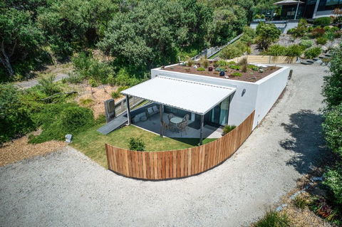 SALT Luxury Couples Bungalow - New Castle Tourism 0