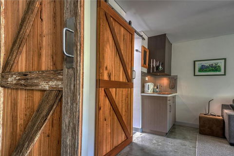 SALT Luxury Couples Bungalow - New Castle Tourism 2