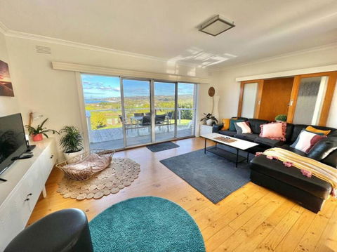 Saltwater Haven - Pets Welcome. Wifi. Amazing View - Newcastle Accommodation 3