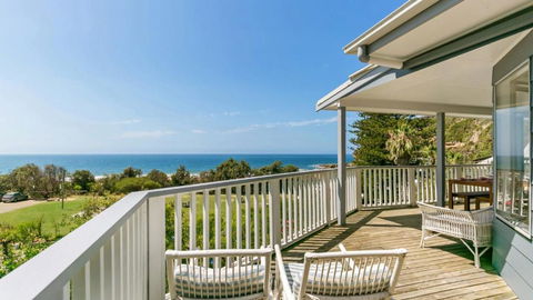 Salty Air Beachside Cottage At Killcare - New Castle Tourism 0