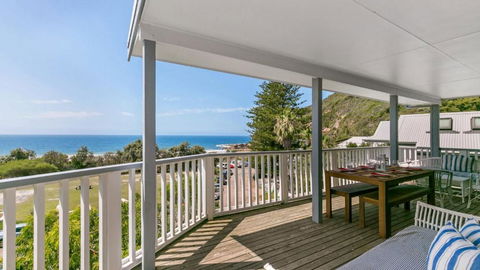 Salty Air Beachside Cottage At Killcare - New Castle Tourism 2
