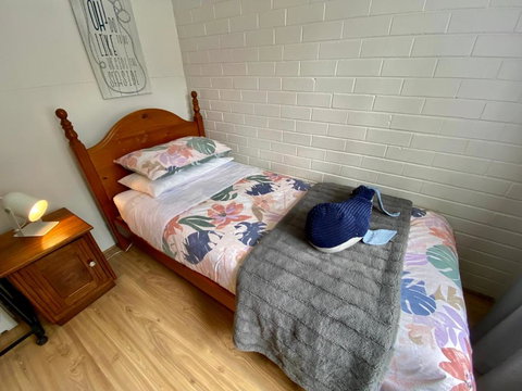 Salty Grape Apartments - Newcastle Accommodation 3