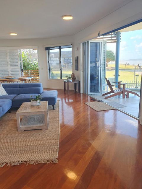 Sanbah-Surf, Views, Beach - New Castle Tourism 3