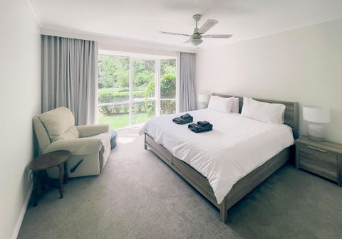 Sanctuary Park Cottages - New Castle Tourism 3