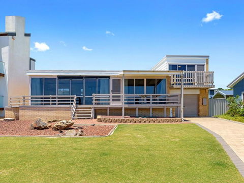 Sand Castles 34 Gold Coast Drive - Newcastle Accommodation 3