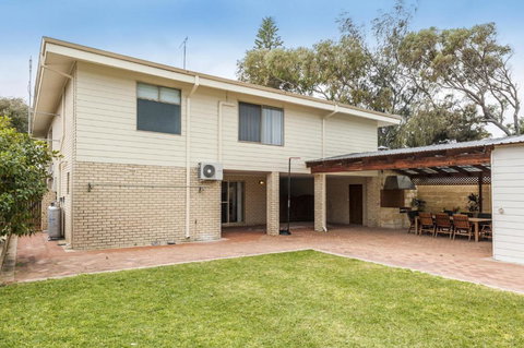 Sand Dunes Experience - Pet Friendly - Newcastle Accommodation 1