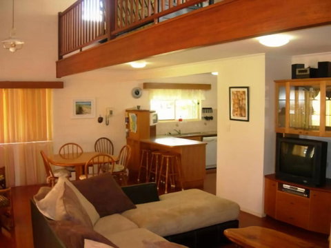 Sand Piper Cottage Rainbow Beach - Newcastle Accommodation 2