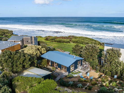 Sand & Sauna Retreat - Newcastle Accommodation 0