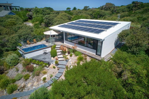 SALT Luxury Couples Villa - New Castle Tourism 0