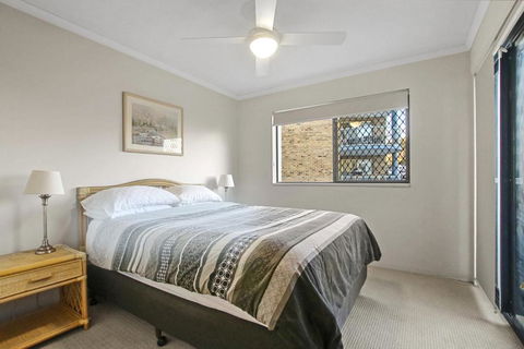 Sandalwood Unit 1 66 Lower Gay Tce - New Castle Tourism 1