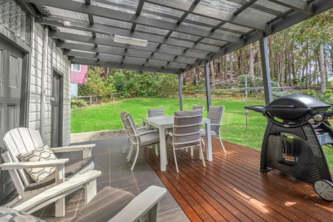 Sandlines At Hyams Beach - New Castle Tourism 3