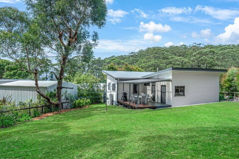 Sandlines At Hyams Beach - New Castle Tourism 2