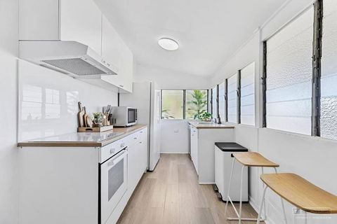 Sandown Beachside Cottage - Newcastle Accommodation 2