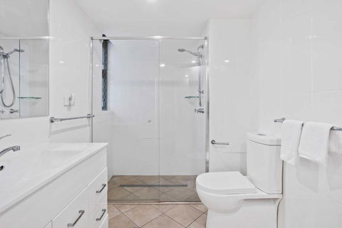 Sandown - Hosted By Burleigh Letting - New Castle Tourism 1