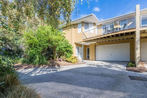 Sandpiper 5 - Close To Town And Beach - Newcastle Accommodation 0