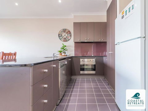 Sandpiper Inverloch - Linen Included - Newcastle Accommodation 1