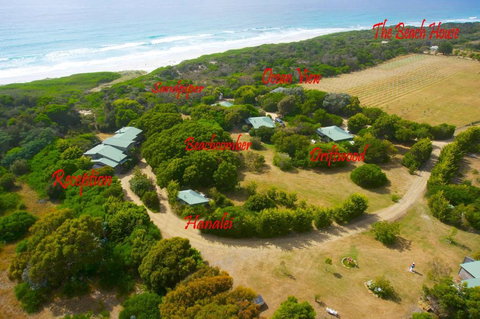 Sandpiper Ocean Cottages - Newcastle Accommodation 0