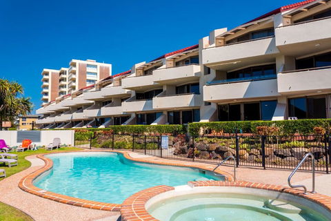Sandrift Beachfront Apartments - Newcastle Accommodation 0