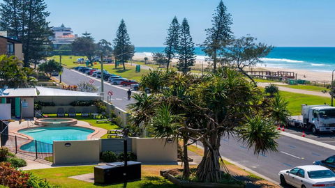 Sandrift Beachfront Apartments - Newcastle Accommodation 1