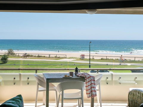Sandrift Beachfront Apartments - Newcastle Accommodation 2